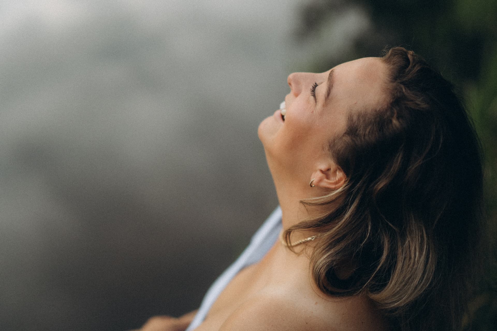 Portretfoto van Elis Ligtlee — fotografe met een oog voor het kleine, echte moment